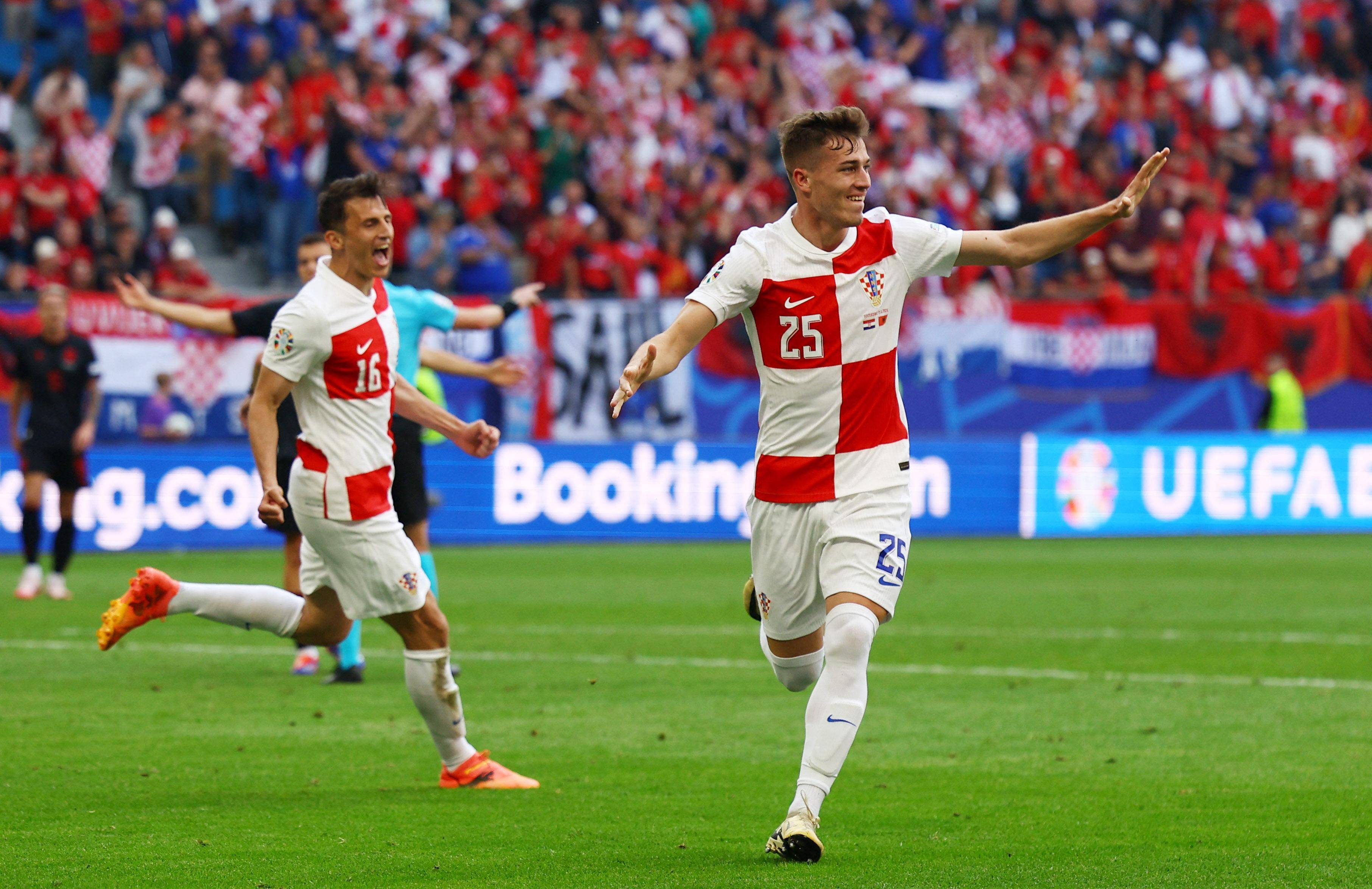 关于克罗地亚队攻守兼备，备受关注焦点的信息